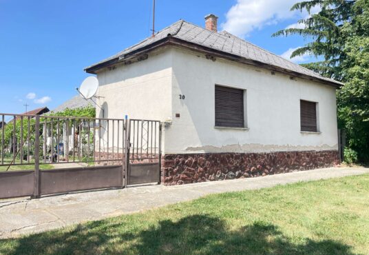 Eladó családi ház Mikében