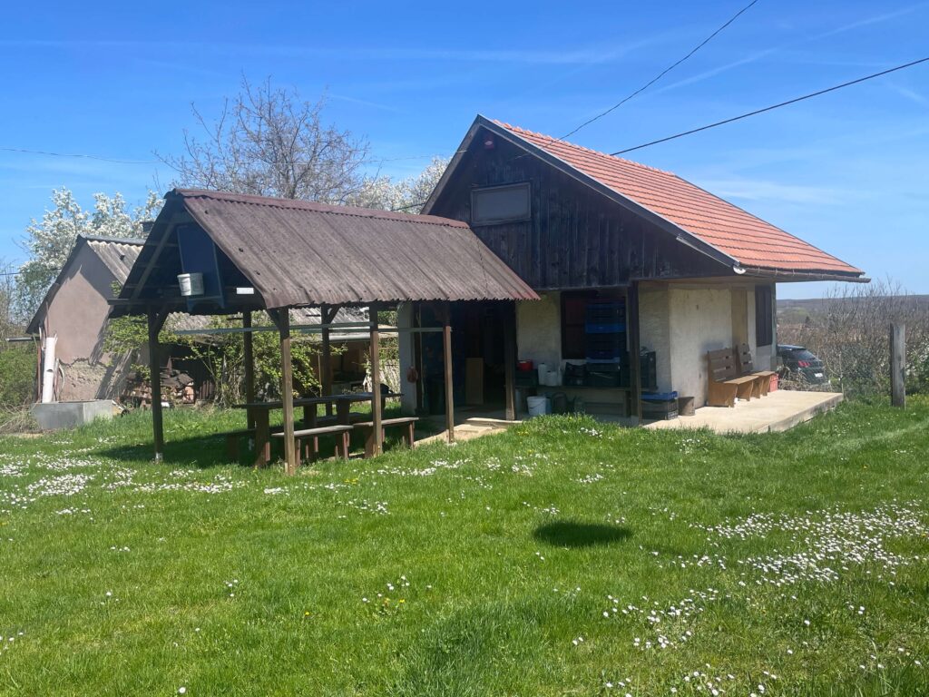 Eladó zártkert Ötvöskónyiban